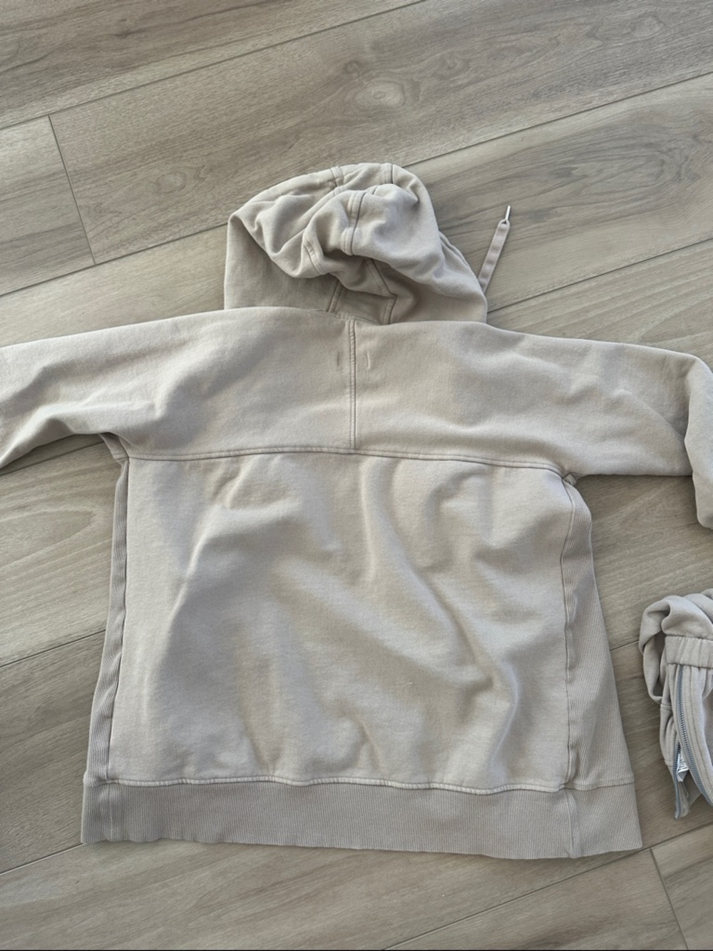 Maternity Seraphine Hoodie with Zip Front - Picture 5 of 5